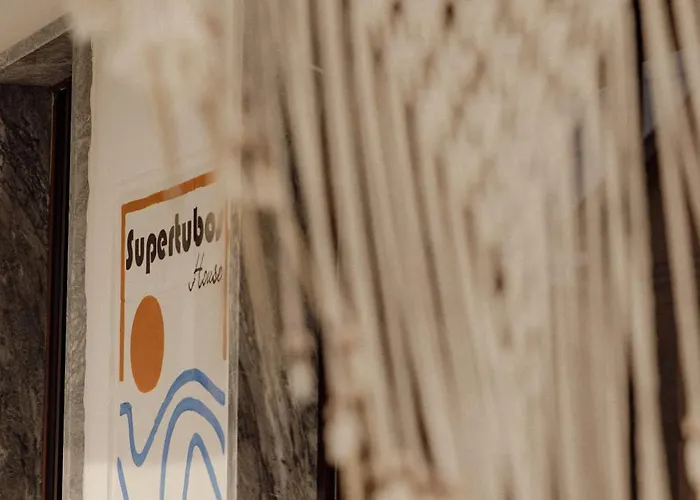 住宿加早餐酒店 Supertubos House Peniche 阿通奎亚·达·巴利亚