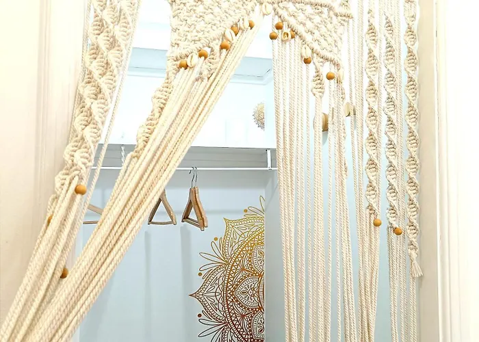 Supertubos House Peniche 住宿加早餐酒店