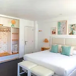 Bed & Breakfast Supertubos House Peniche