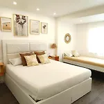 Bed & Breakfast Supertubos House Peniche