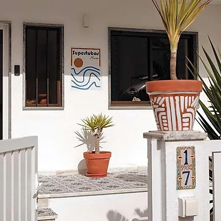 Supertubos House Peniche Bed & Breakfast 4*