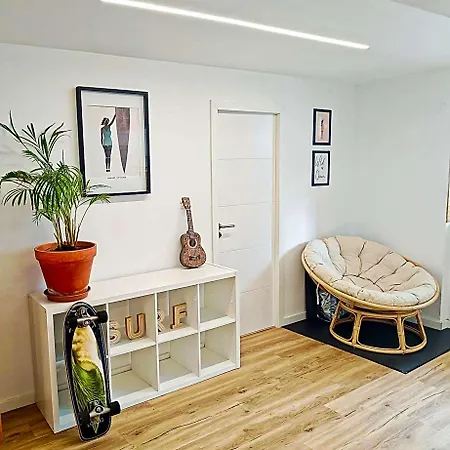 Supertubos House Peniche 4*