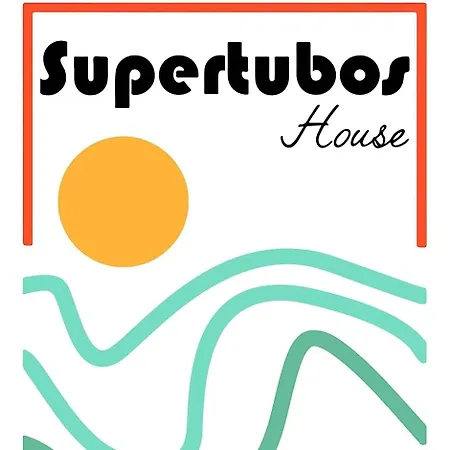 Supertubos House Peniche 4*