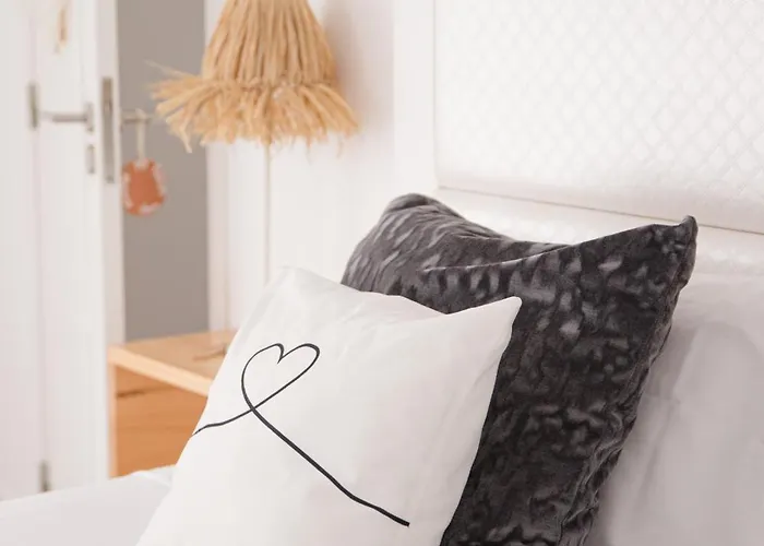 Supertubos House Peniche Bed & Breakfast