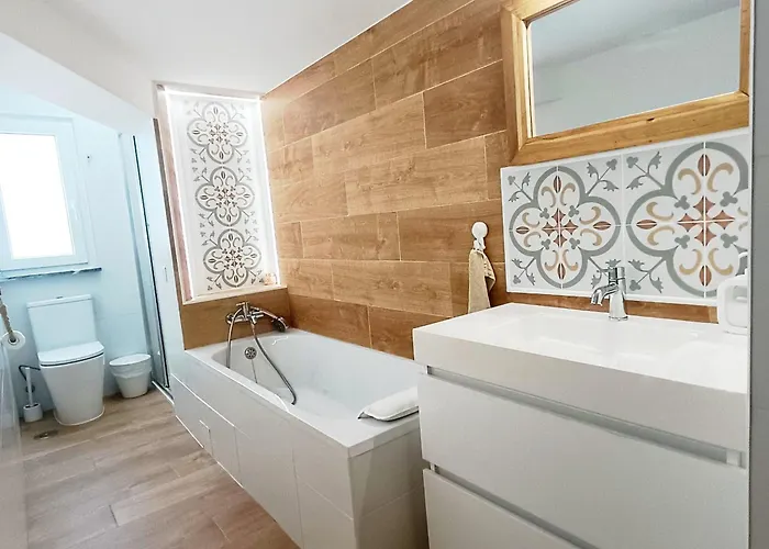 Supertubos House Peniche 4*