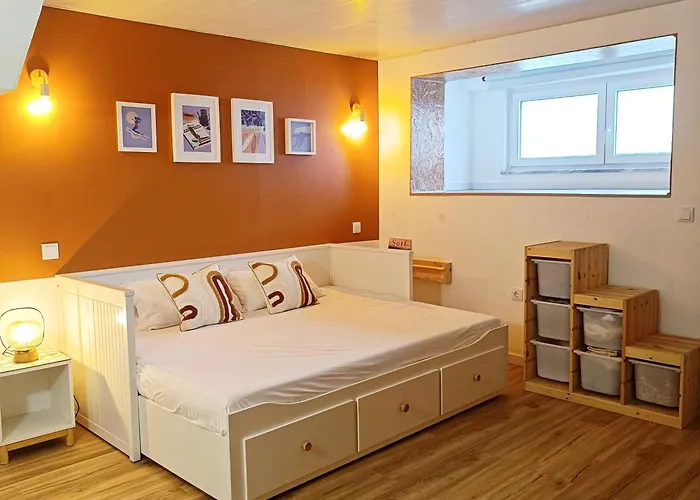 Supertubos House Peniche 4*