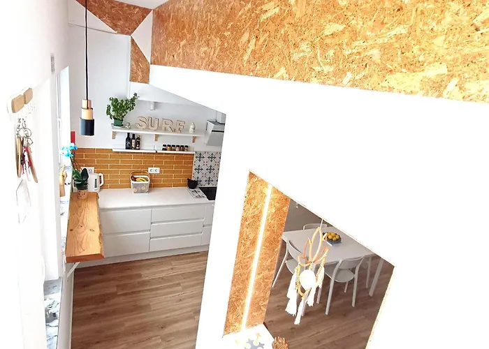 Supertubos House Peniche Bed & Breakfast 4*